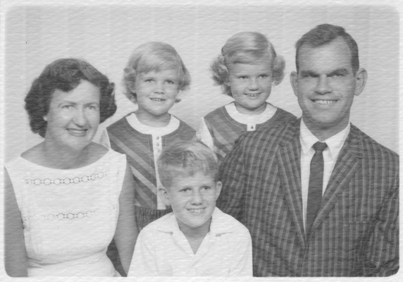 RobertaFamily1964_cr.jpg